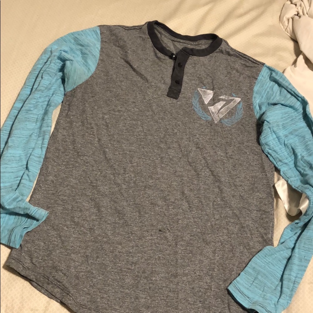 Men’s long sleeve shirt